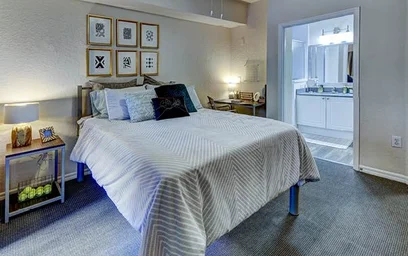 Alojamiento entero en residencia en 13508 Avalon Heights Blvd, Tampa, FL 33613, imagen 1 de 18