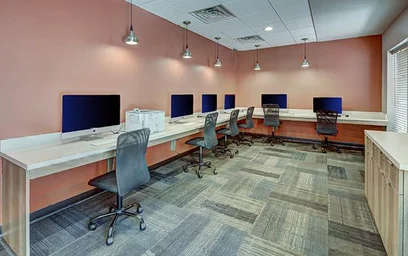 Alojamiento entero en residencia en 13508 Avalon Heights Blvd, Tampa, FL 33613, imagen 13 de 18