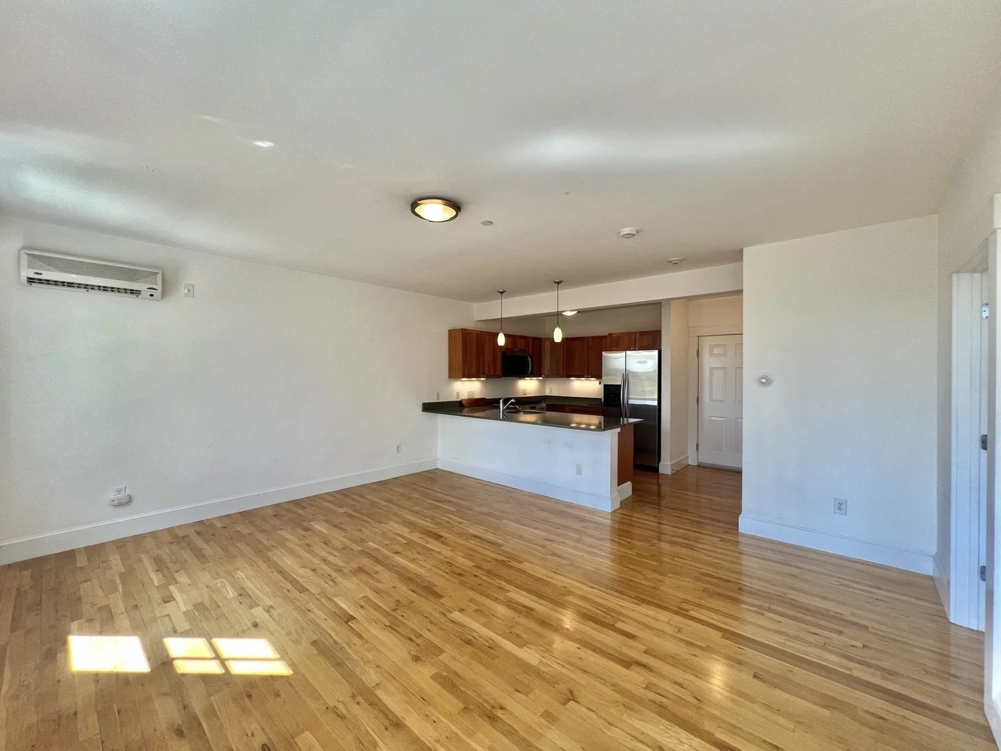 432, Norfolk, Unit 4C, Cambridge, Somerville, MA, 02143