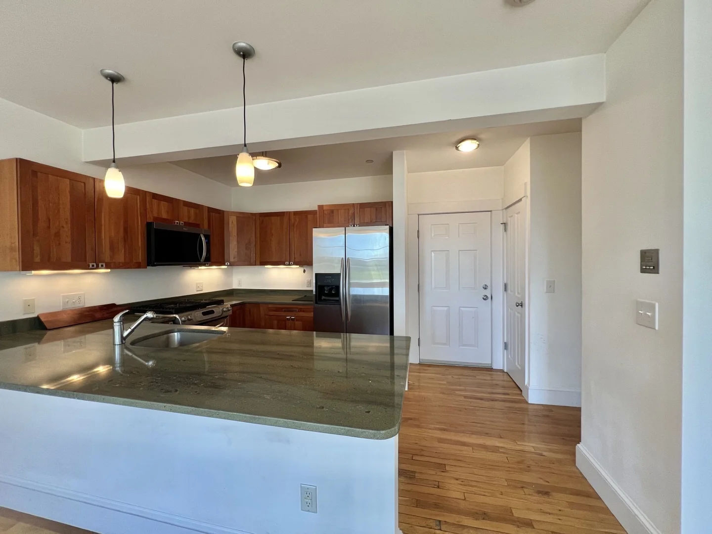 432, Norfolk, Unit 4C, Cambridge, Somerville, MA, 02143