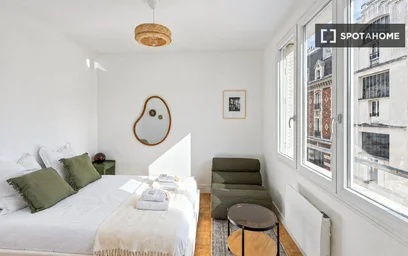 Entire apartment at Rue Boissonade, image 10 of 16