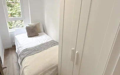 Private room at Calle de Núñez Morgado, Chamartín, image 1 of 10