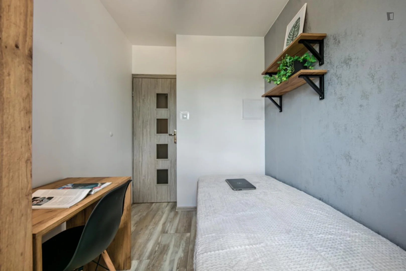 Habitación estudiantil económica con ubicación conveniente en