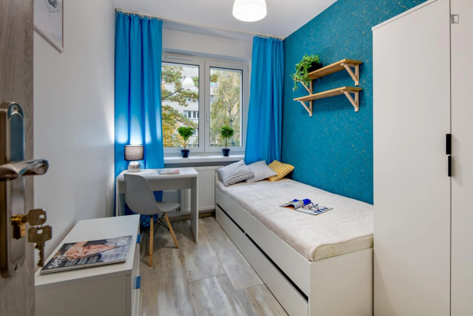 Habitación para estudiantes en  con área de estudio y facilidades compartidas