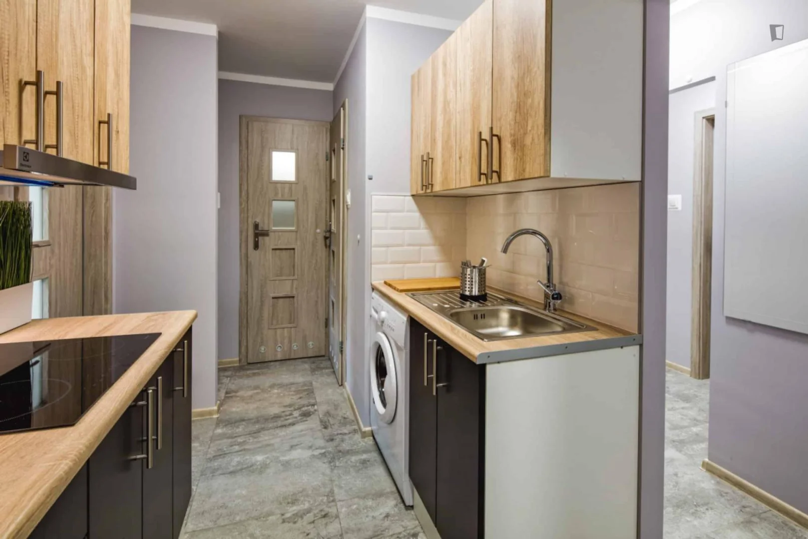 Habitación acogedora para estudiantes disponible en