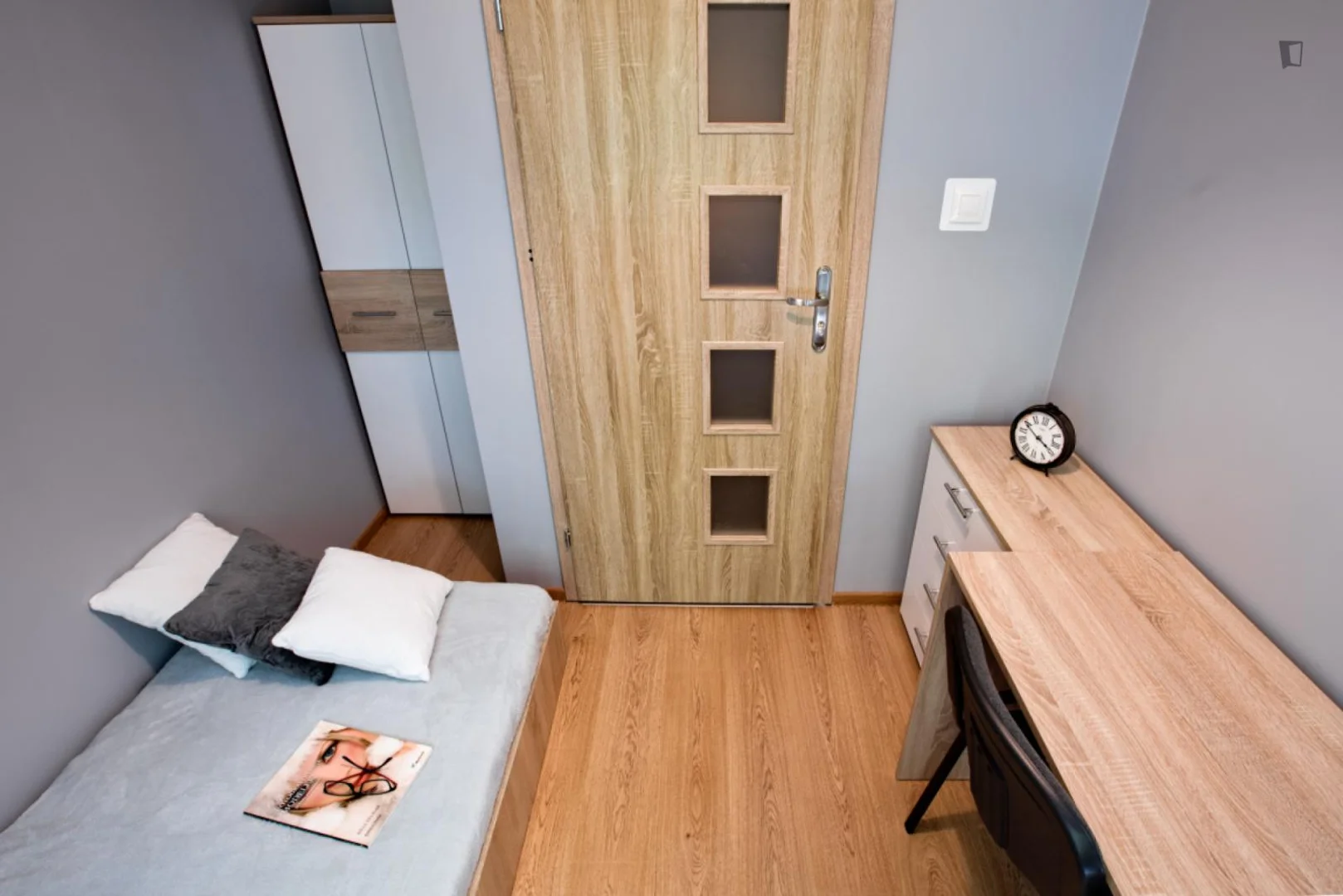 Room for rent in student apartment in , fully furnished