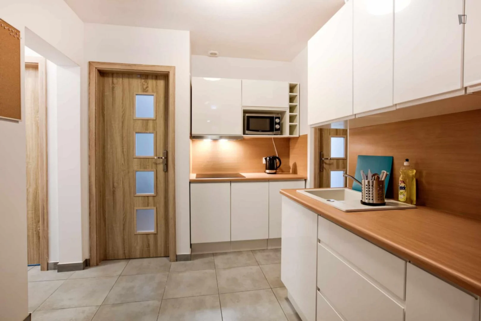 Economical student room with convenient location in 