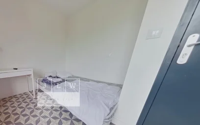 {area} de aylık kiralık oda
