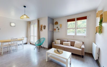 Cheap private room in {area}