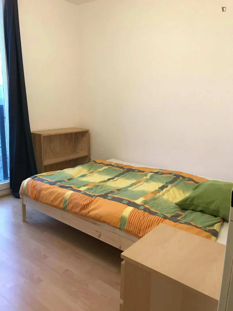 Helles und luftiges Studentenzimmer mit einfachem Zugang zur Universität in 