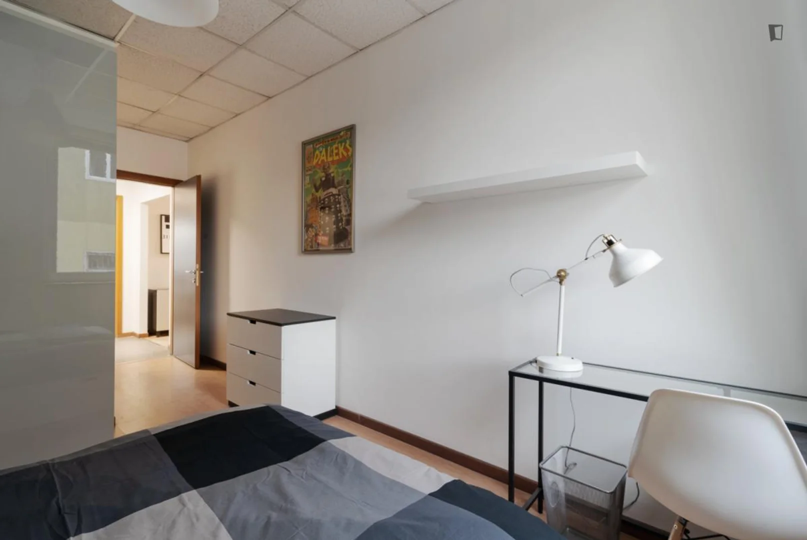 Habitación asequible para estudiantes con buena iluminación en 