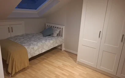 Cheap private room in {area}