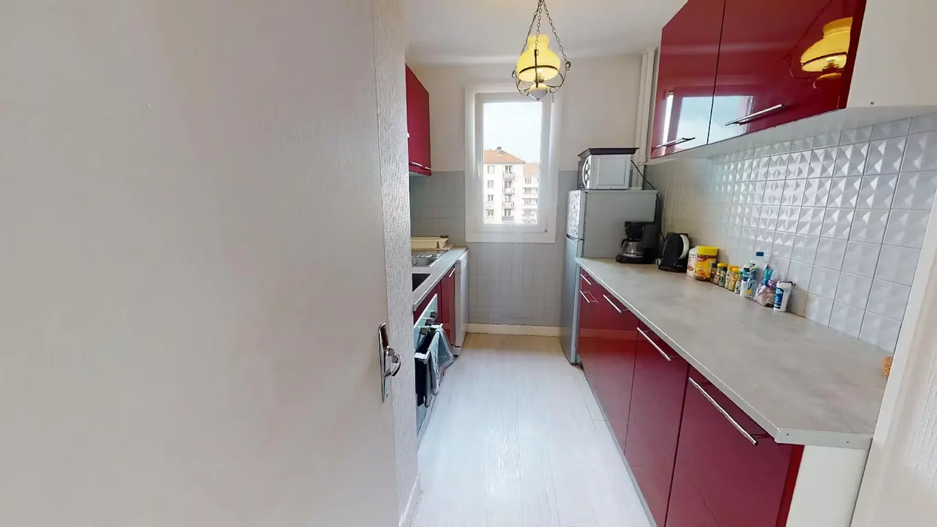 Room for rent in student apartment in , fully furnished