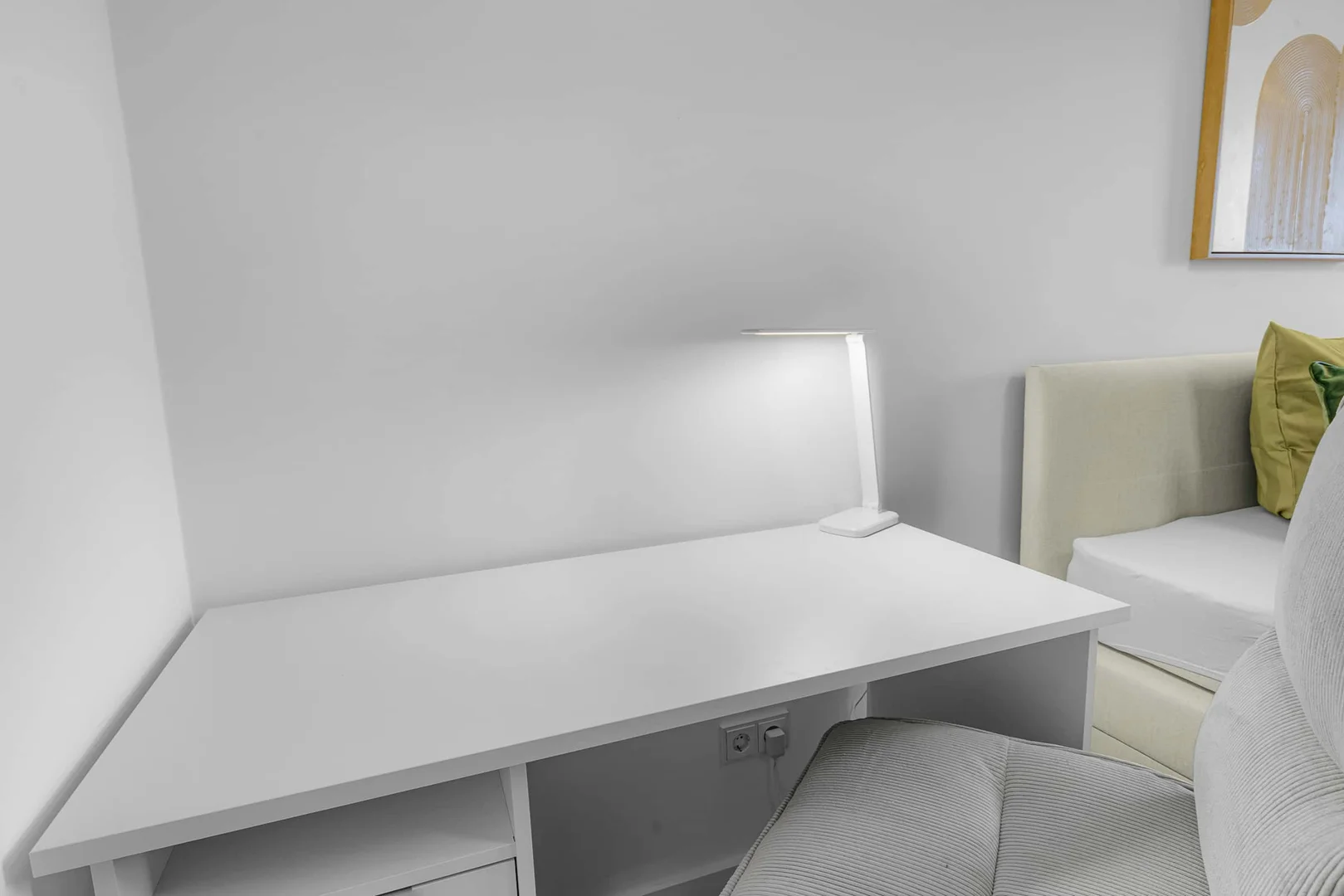 Comfortable and spacious student room in 