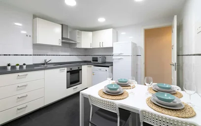 Private room at Calle Pablo Iglesias, 29, 03004 Alicante, Spain, image 11 of 11