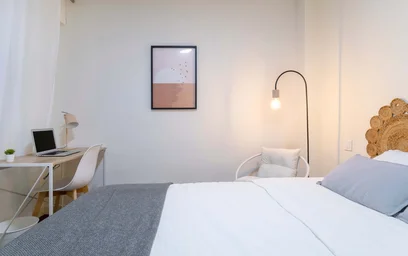Private room at Calle Pablo Iglesias, 29, 03004 Alicante, Spain, image 3 of 11