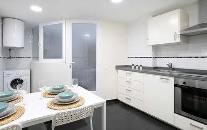 Private room at Calle Pablo Iglesias, 29, 03004 Alicante, Spain, image 10 of 11