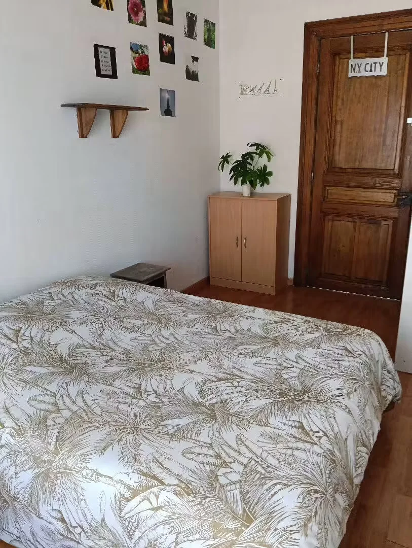 Comfortable and spacious student room in 