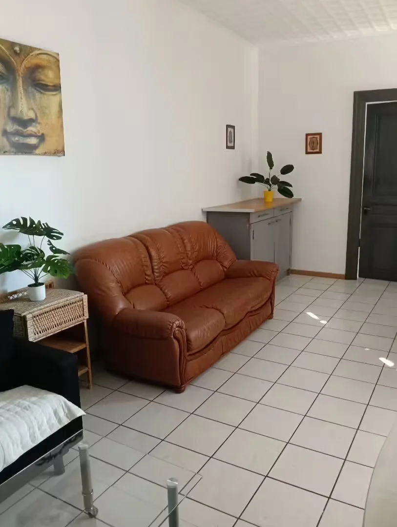 Bright and airy student room with easy university access in 