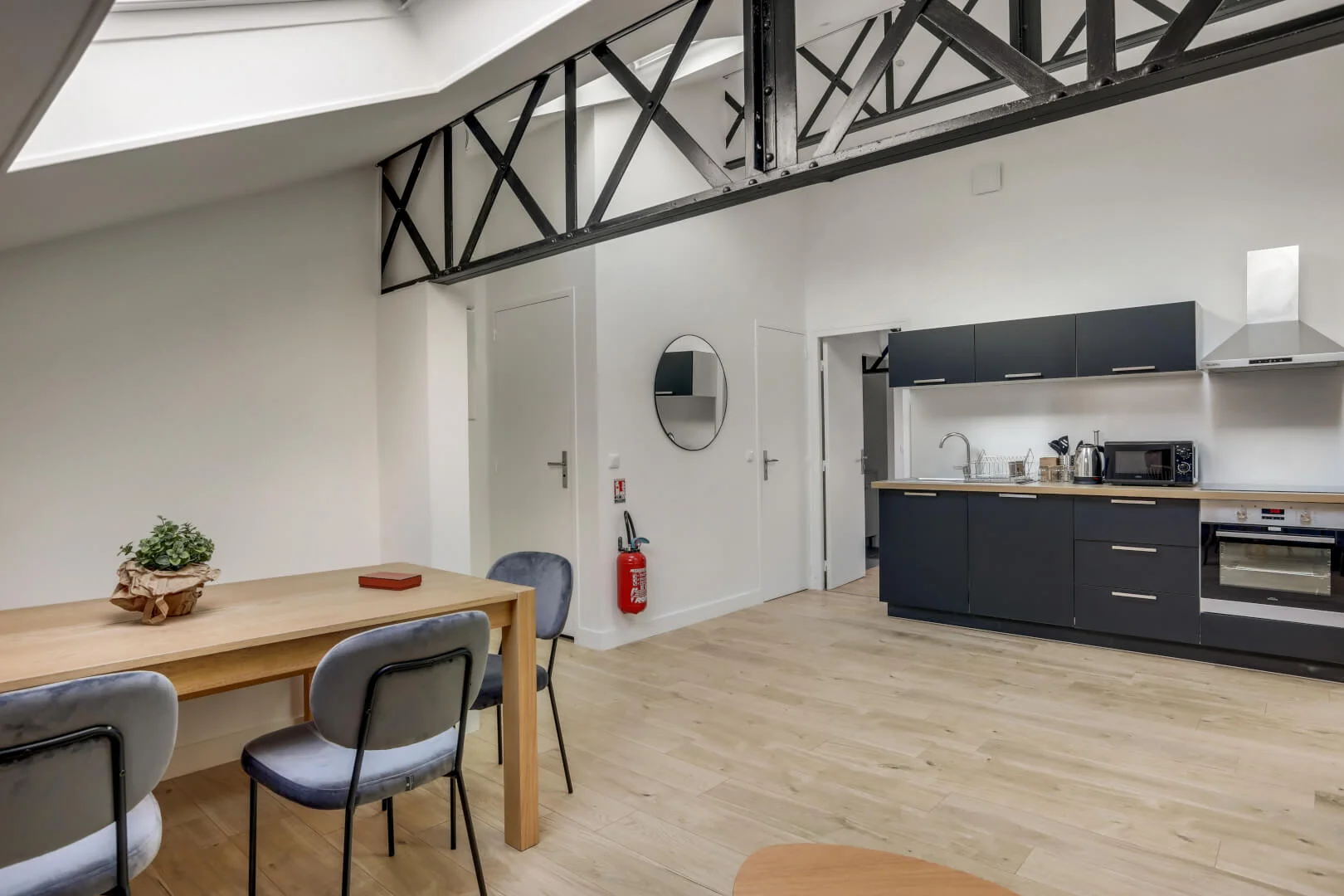 Bright and airy student room with easy university access in 