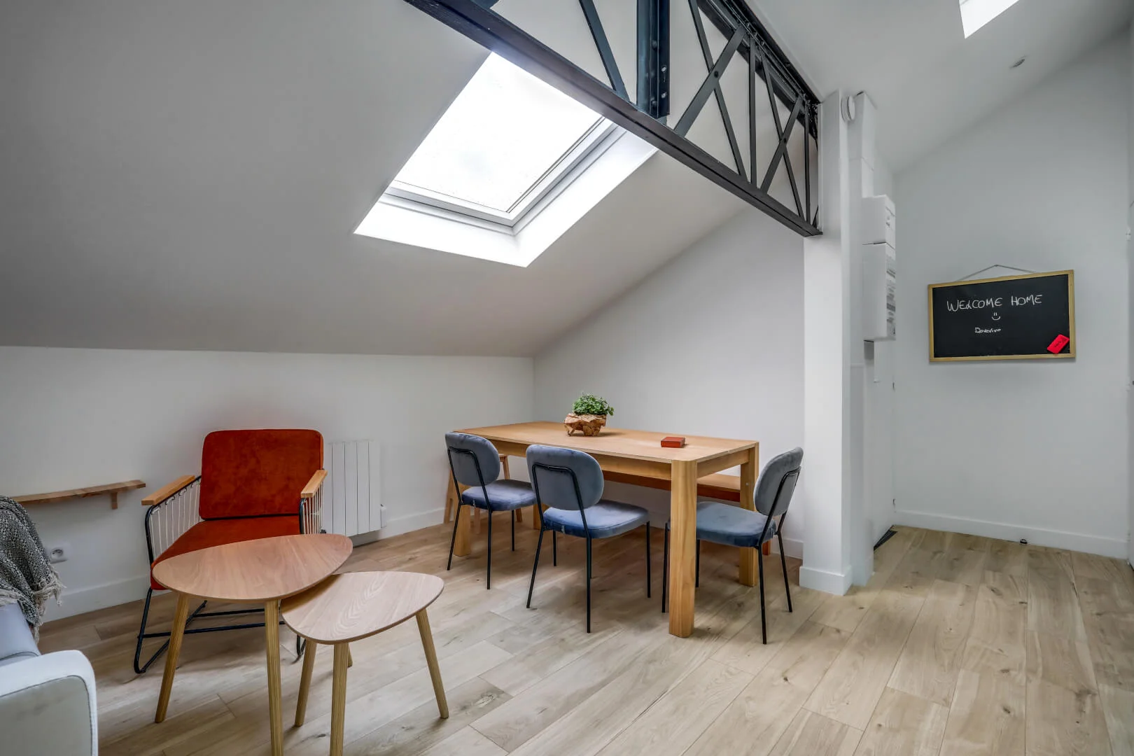 Student-friendly room in  with modern amenities