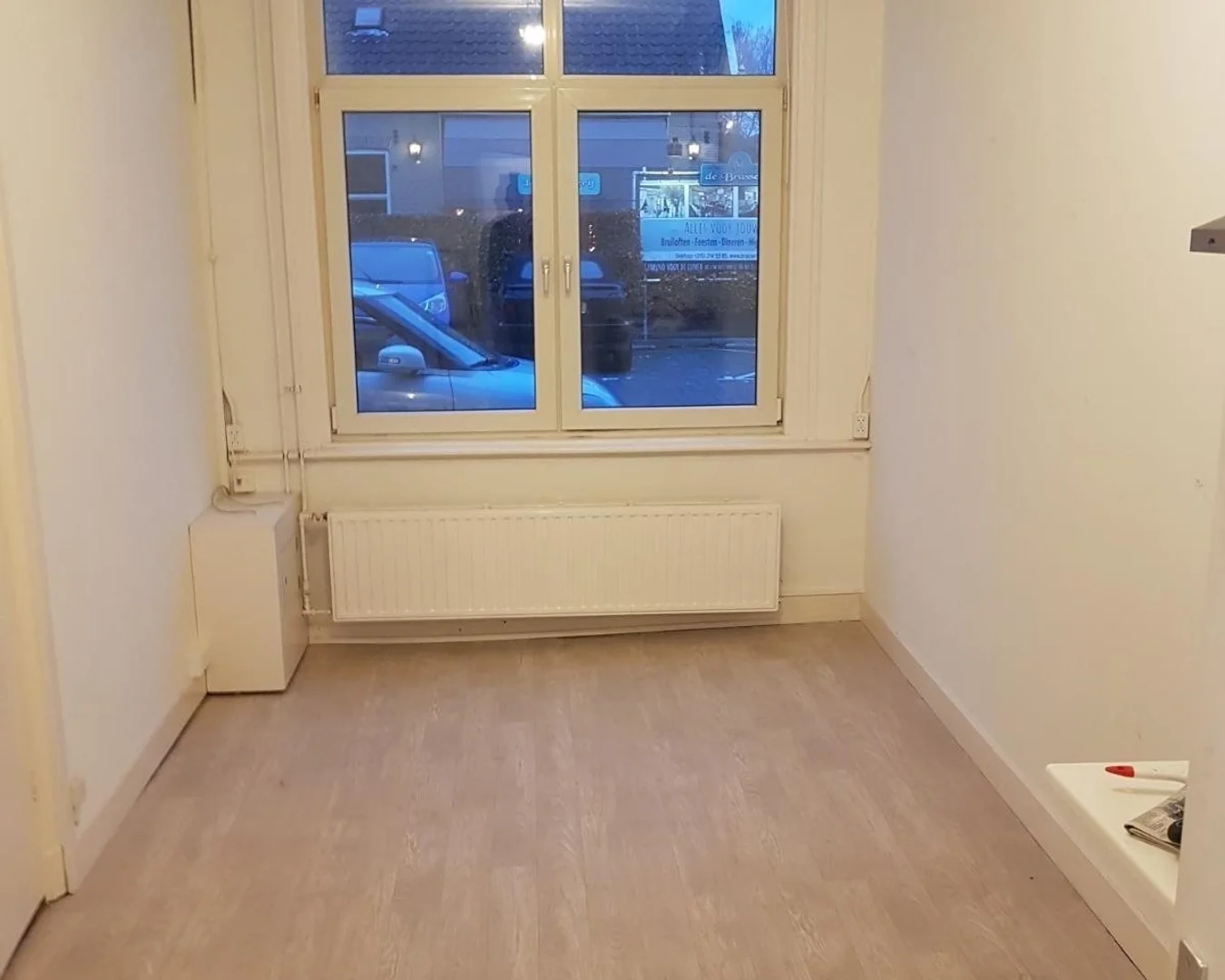 Studio d'étudiant minimaliste dans  avec agencement efficace