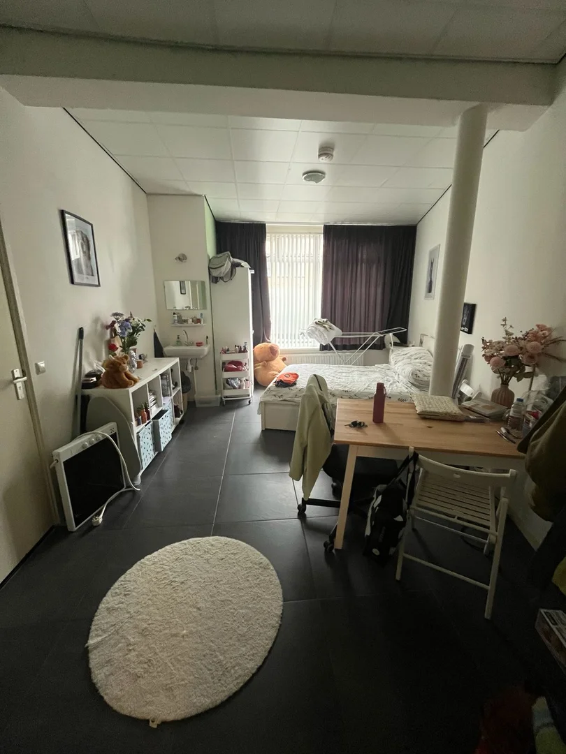 Komfortables und geräumiges Studentenzimmer in 