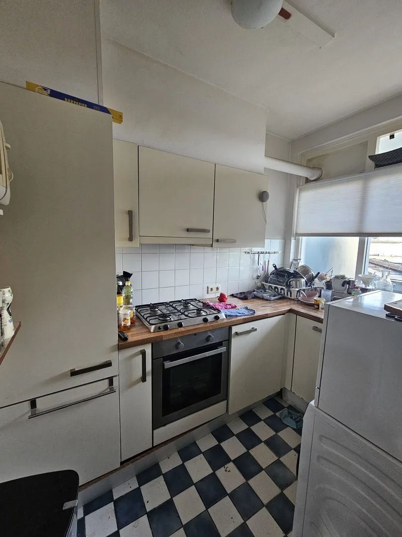 Habitación asequible para estudiantes con buena iluminación en 