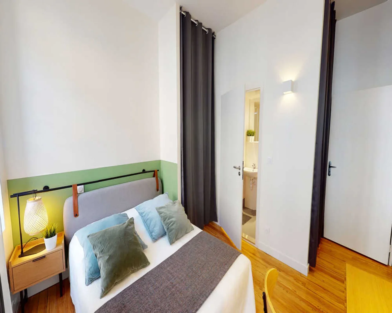 Quarto de estudante económico com localização conveniente em 