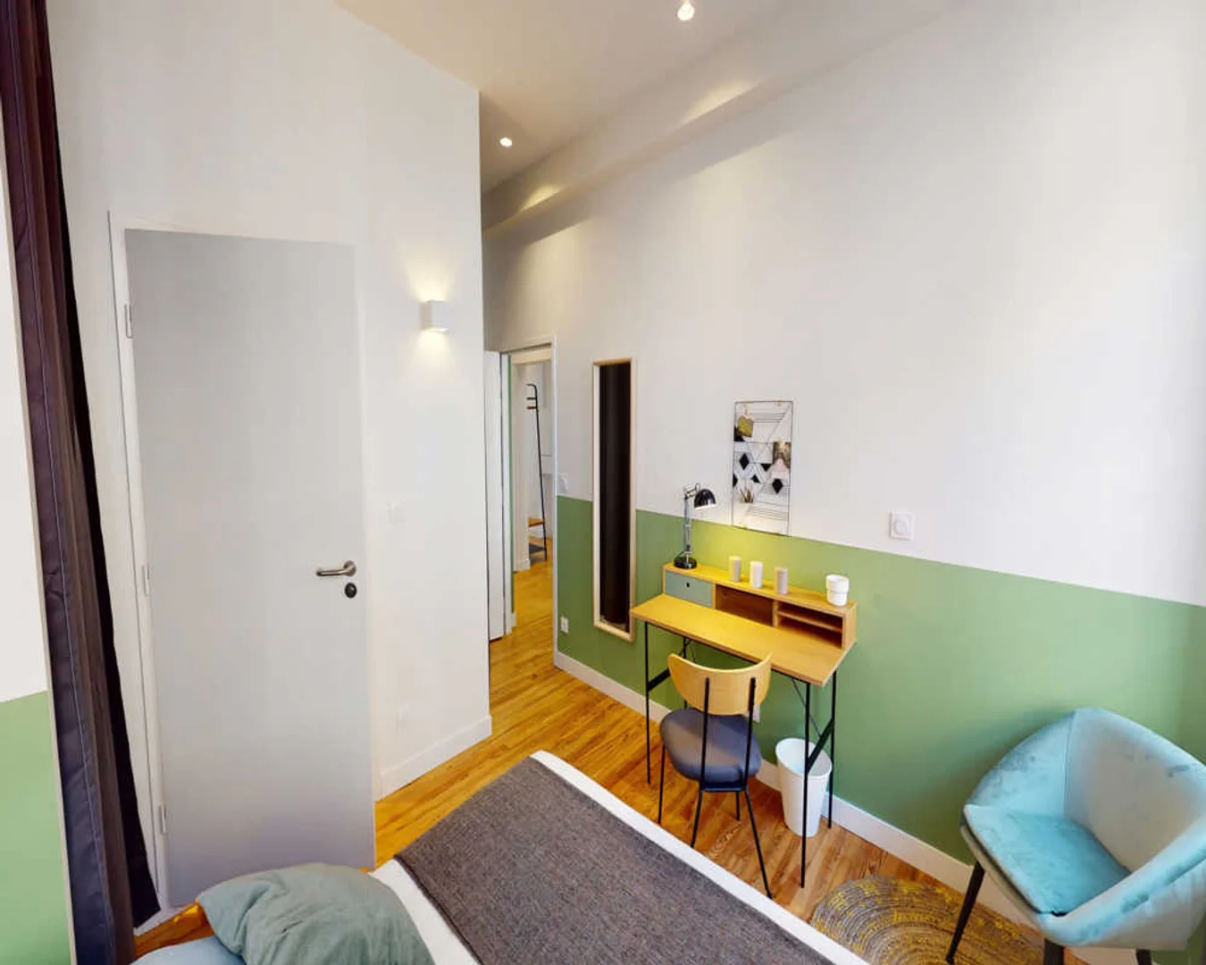 Quarto para alugar em apartamento de estudantes em , totalmente mobilado