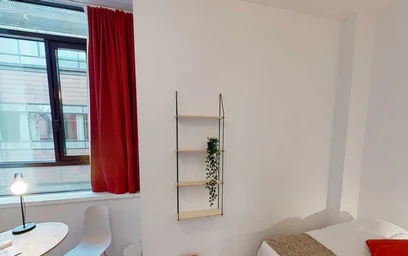 Private room at Avenue Sainte-Anne, image 3 of 24