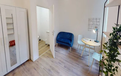 Private room at Avenue Sainte-Anne, image 4 of 24