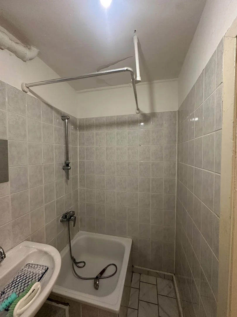 Habitación estudiantil económica cerca del campus en 