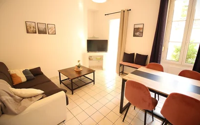 Entire apartment at Boulevard Marie et Alexandre Oyon, image 2 of 24