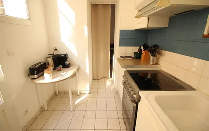 Entire apartment at Boulevard Marie et Alexandre Oyon, image 14 of 24