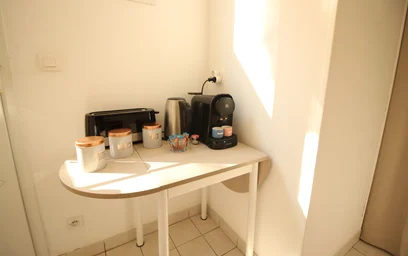 Entire apartment at Boulevard Marie et Alexandre Oyon, image 15 of 24