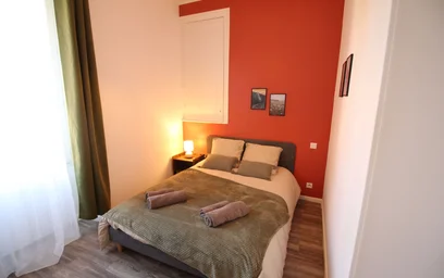 Entire apartment at Boulevard Marie et Alexandre Oyon, image 8 of 24