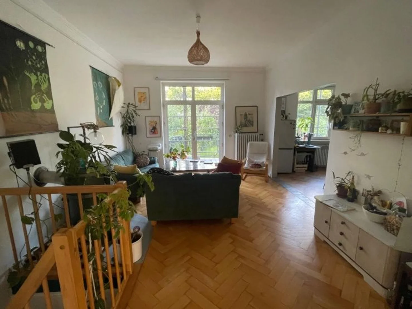 Quarto de estudante económico com localização conveniente em 