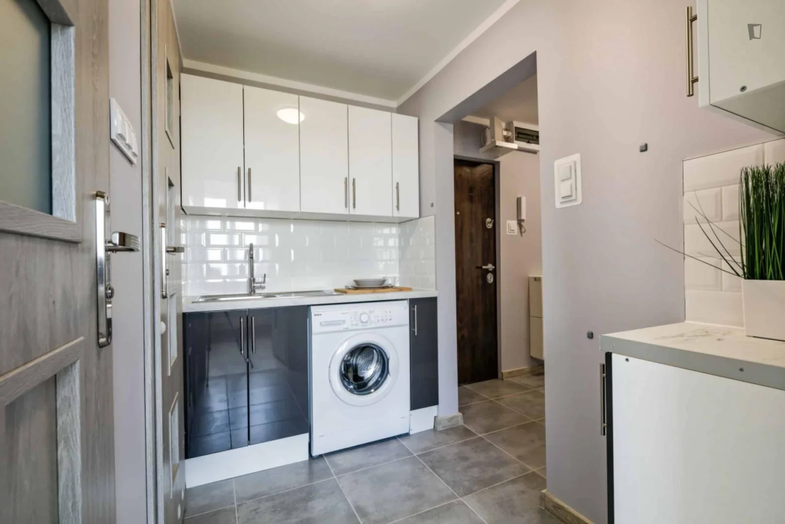 Habitación estudiantil amplia y cómoda en 