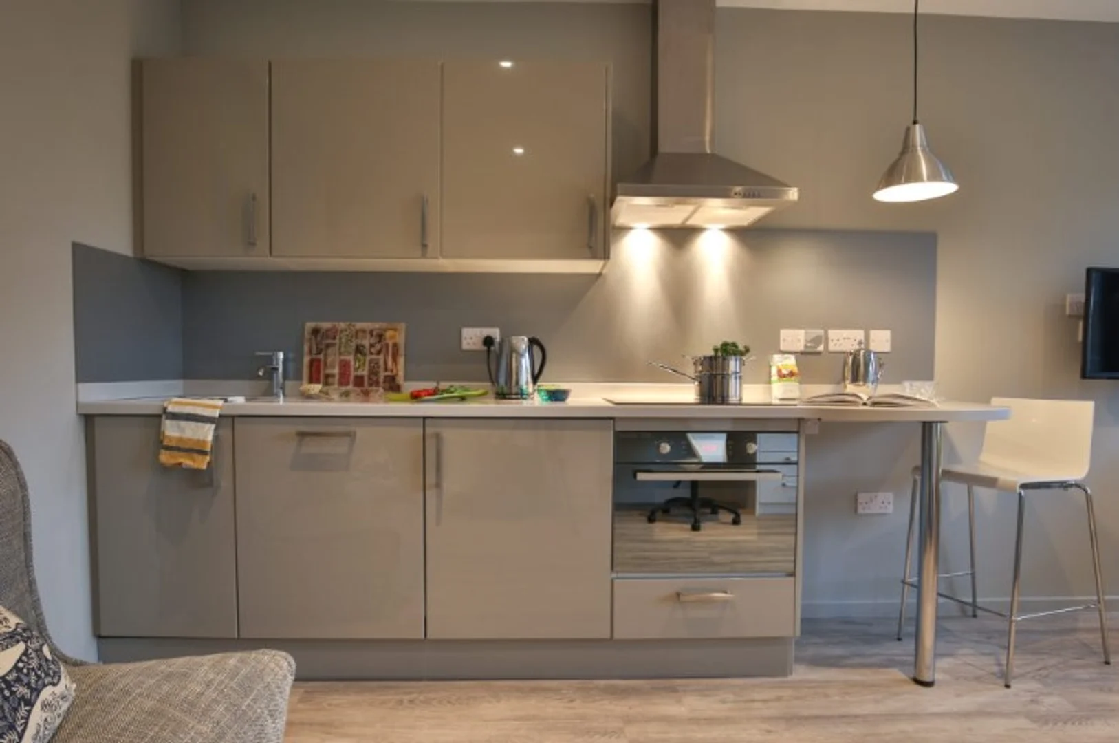 Modern student studio with complete amenities in 
