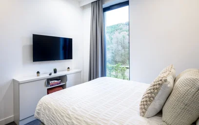 Appartamento intero in residence in 50 Morfa Rd, Swansea SA1 2FD, United Kingdom, immagine 2 di 49