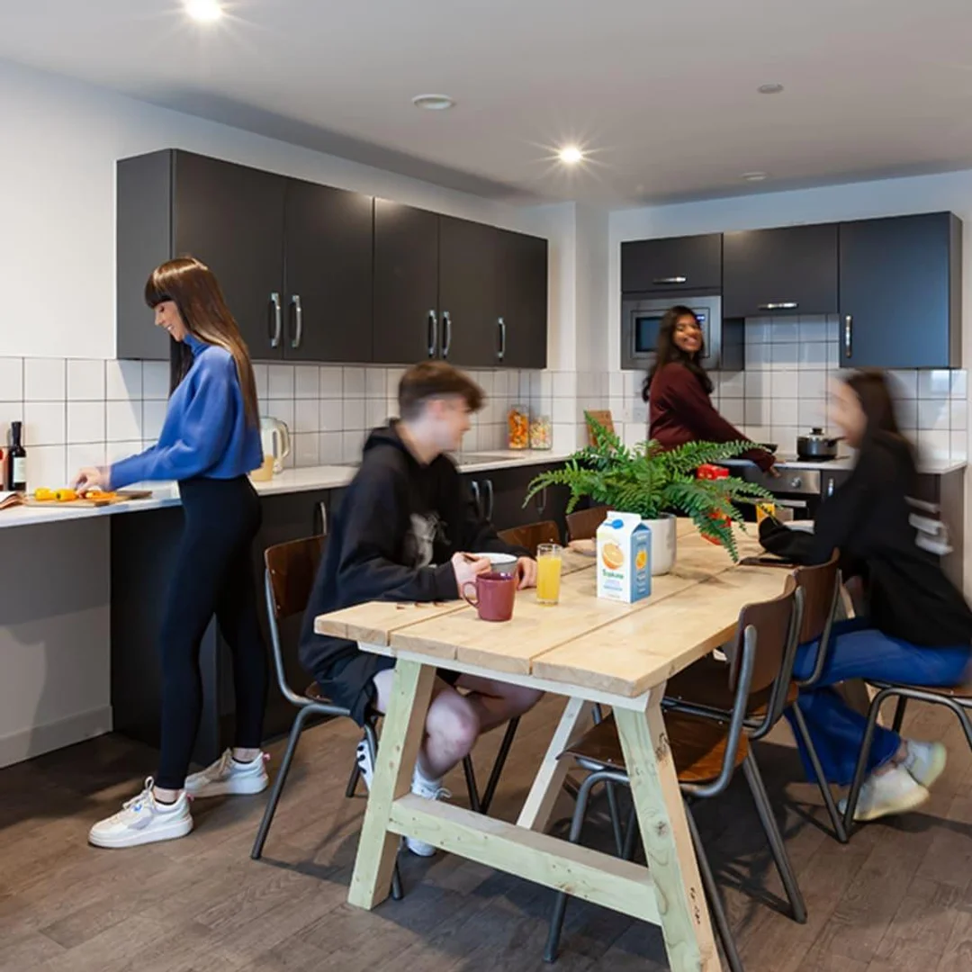 192 Erskine St, Liverpool L6 1AJ, United Kingdom         
