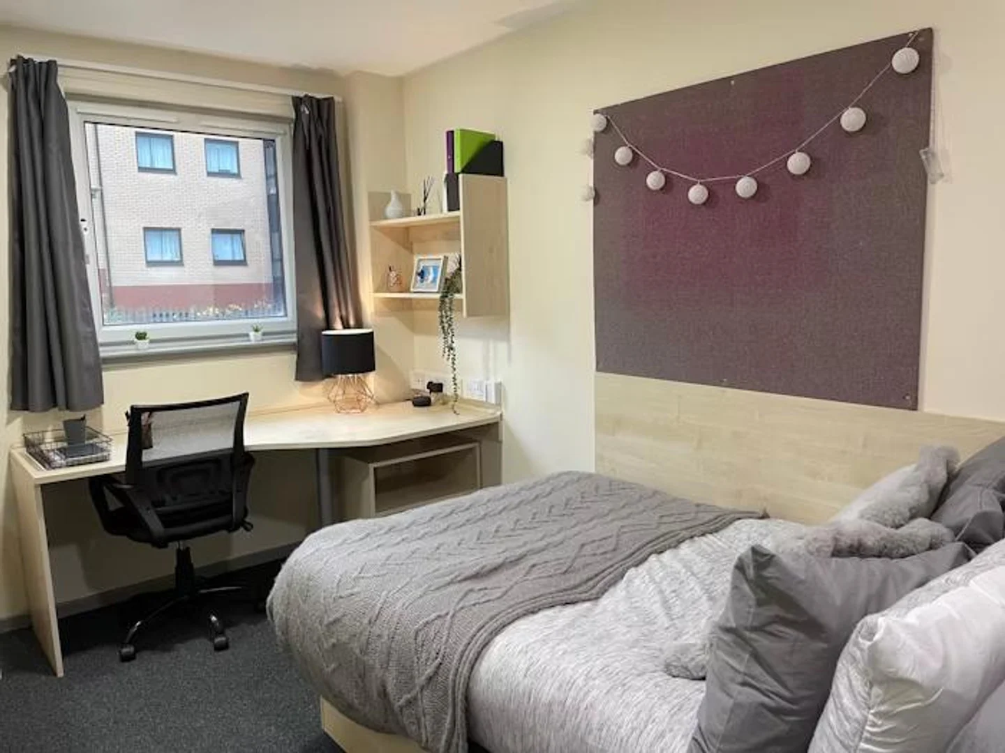 33-35 Calgary St, Glasgow G4 0XG, United Kingdom         