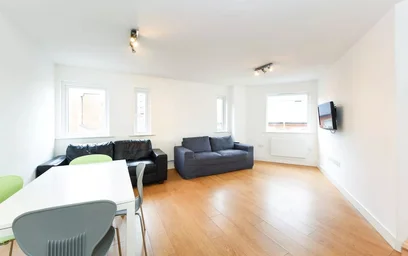 Quarto privado em residência em 2 Eastern Blvd, Leicester LE2 7FP, United Kingdom, imagem 7 de 21