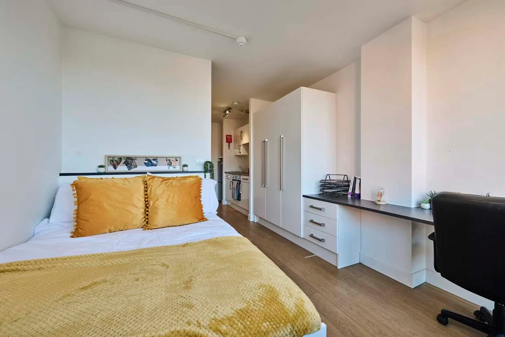 Apartamento estúdio totalmente equipado para estudantes em 