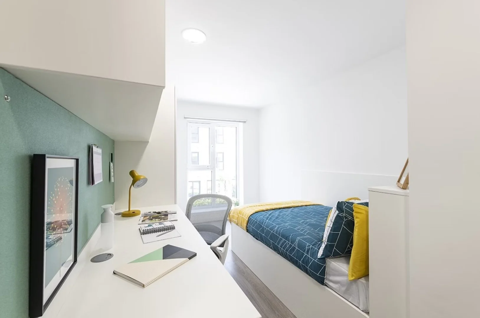 Habitación en apartamento estudiantil en alquiler en , completamente amueblado