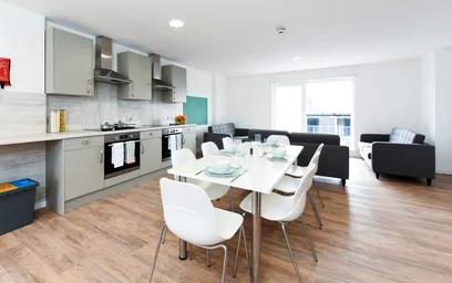 Habitación privada en residencia en 3 Pittodrie St, Aberdeen AB24 5QU, United Kingdom, imagen 17 de 23
