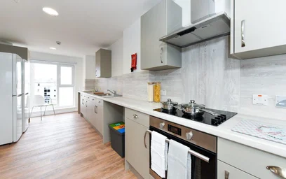 Habitación privada en residencia en 3 Pittodrie St, Aberdeen AB24 5QU, United Kingdom, imagen 19 de 23