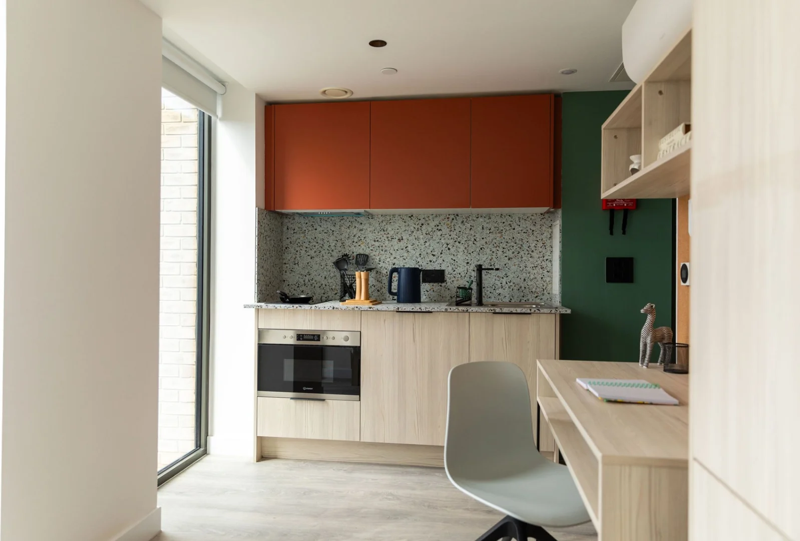 Niedrogi apartament typu studio z niezbędnymi funkcjami w 