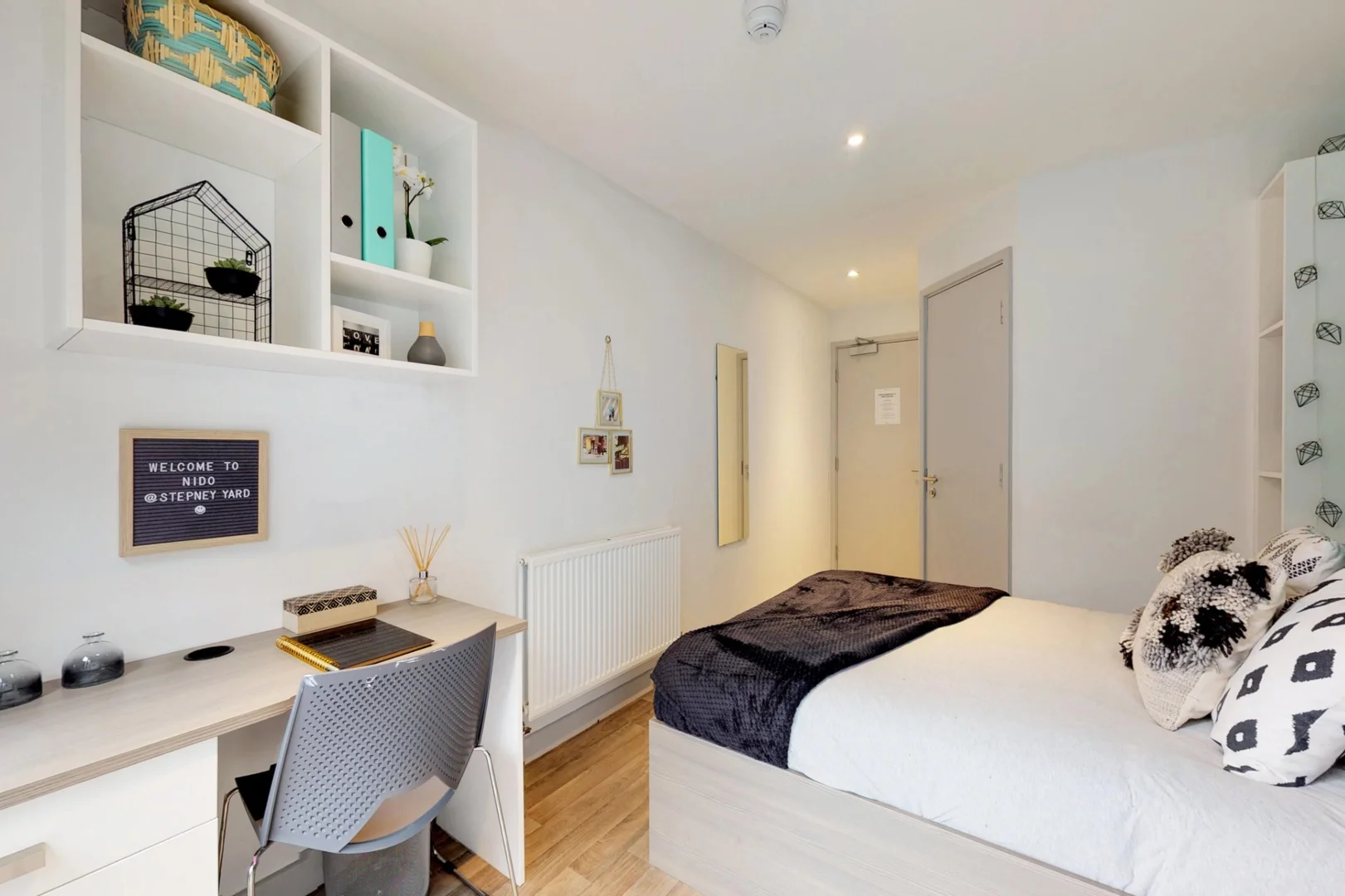 Habitación en apartamento estudiantil en alquiler en , completamente amueblado